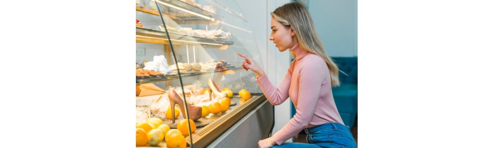 Refrigerated display cases for food and beverages: how to choose them for a professional kitchen