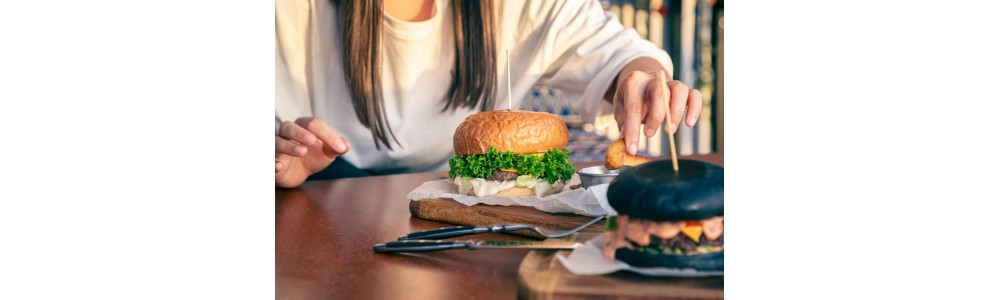 Hamburgatrice nel laboratorio: differenze tra macelleria e ristorazione