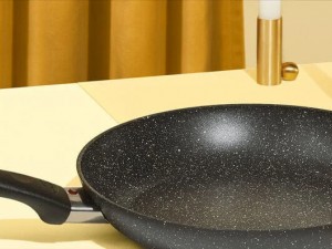 Perché una padella antiaderente è fondamentale nella cucina moderna? Scopriamo Ballarini, padella antiaderente professionale