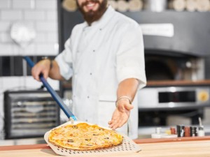 Forno pizza professionale: guida alla scelta tra elettrico, gas e tunnel