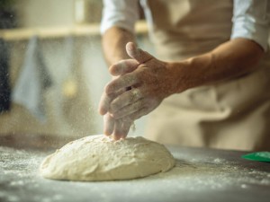 Come scegliere un'impastatrice professionale: guida a spirale, forcella e planetaria