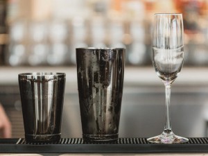 Come scegliere la postazione cocktail giusta per le tue esigenze