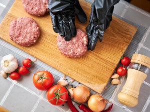 How to choose a professional hamburger press: manual or automatic?