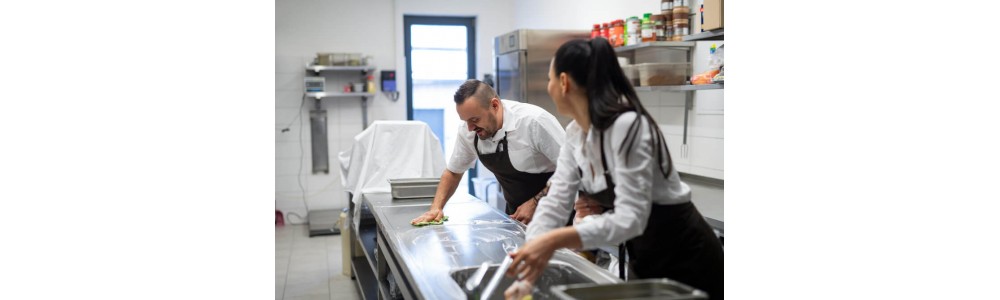 Cleaning and maintenance of the professional hamburger press: hygiene, safety and operational continuity