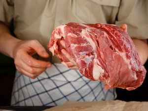 Meat grinder in butcher shops and delicatessens: different production requirements