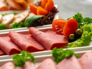 Gravity or Vertical Slicer: Real Operational Differences in the Laboratory